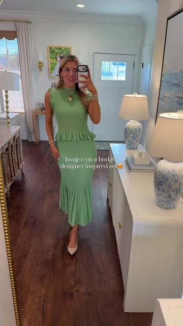 SOO many gorgeous colors too! It was hard to choose just 1!👒 someone invite me to the Derby or Masters so I can wear this next year w a cute hat😍  Wearing size M and I'm 5'9! The white would be SO perfect for brides or graduation! #boujeeonabudget #graduationdress #vacationoutfits #designerinspired #springfashion 