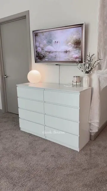 the prettiest dressed eveeeer 🦢🕯️love how beautiful it looks in my space 🤍 #roomtour #cozyroom #roominspo #aesthetic #myroom 