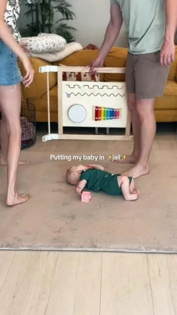 He plays longer, explores more, and I don’t have to hover every second 🫶🏼 #montessoribaby #babyplaypenlife #crawlingbaby #sahmmomlife #babyproofinghome 