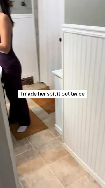 I can’t believe what just came out of her mouth!! #mouthwash #gunkremovingmouthwash #brownmouthwash #teethwhitening #tiktokshop 