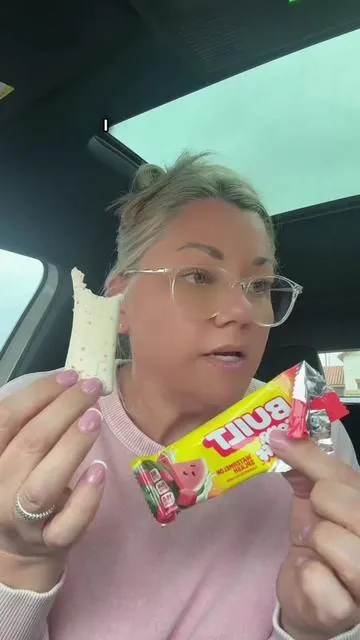 Someone send help because I clearly need to calm down… but have you TRIED the new Watermelon Sour Puff BUILT Bars?! 😅🍉 I know, I’m an adult and I should be able to keep it together, but these bars taste EXACTLY like watermelon sour gummies, and I’m not okay. 🤯😭 I’m calling it now—these might just be my top 1 pick from BUILT. They’re THAT good. 16g of protein, candy-level flavor, and zero guilt? Yeah, I’ll just be over here obsessing while trying not to eat the entire box in one sitting. Send backup. 😂 @BUILT.BAR #BUILTBar #WatermelonSplash #sourcandy #ProteinBar #builtpuffbar 