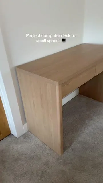 A perfect computet desk for small spaces… #computerdesk #desk #desksetup #homeoffice #furniture 