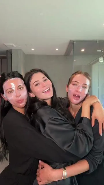 @medicube global @stassiebaby @victoriavillarroel 