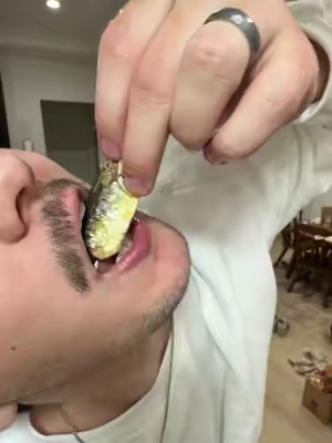 ok why is this just now going viral #sardines #fishwife 