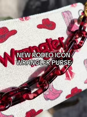 Hardest part was picking a dang color 😭 this new @Wrangler is absolutely gorgeous!!! The RED, ugh. She's unreal @Vaqueras Outfitters 