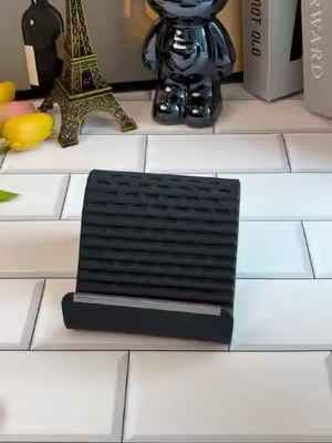 For something this simple. It’s actually pretty useful #phonestand #contentcreator #coolfinds #techaccessories #phoneholder 