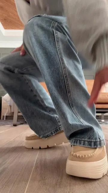 With JEANS so dang cuteeeee! The @HeyDude Austin Edge is my fave platform ever!!! #heydudespring 