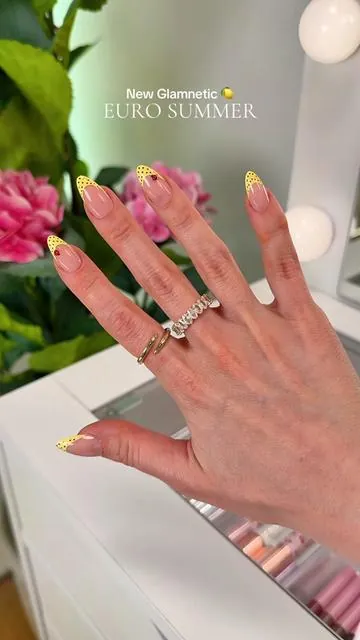 NEW Euro Summer collection is here 🛵🍋✨💛 @Glamnetic #eurosummer #pressonnails #pressons #summernails #glamnetic 