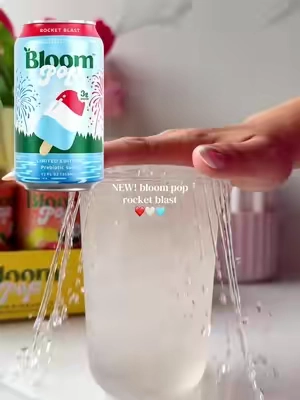 limited addition! not me ordering 3 cases bc bloom sells out so fast 😤 #bloom #bloompop #bloomrocketblast  #bloomnutrition 