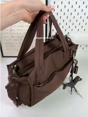 New arrival unboxing! This mini square crossbody is made for summer💫👜#whatsinmybag #summervibes #carrywithbagsmart #crossbodybag #totebag 