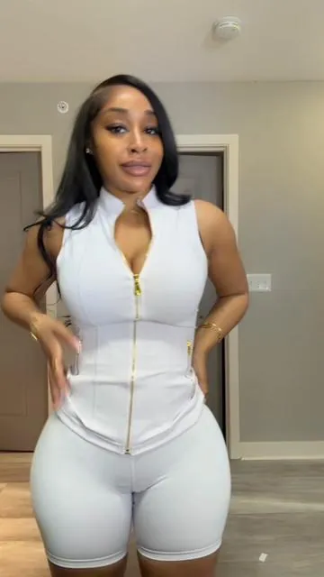 UnciaActive Gold Zipper Vest & Shorts Set 