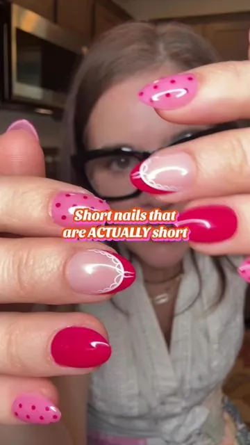 Looking for a press-on that’s actually short?  This is it- plus I love the feminine alomond shape & designs 💖💅 #curvlifepressonnails #shortpressonnails #almondnails #bestpressonnails #salonqualitynails 