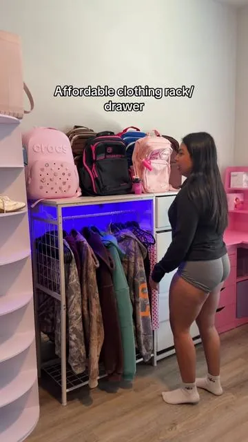 #sweetcrispyfurniture #clothingrack #tiktokshopstockup #tiktokshopmothersday 