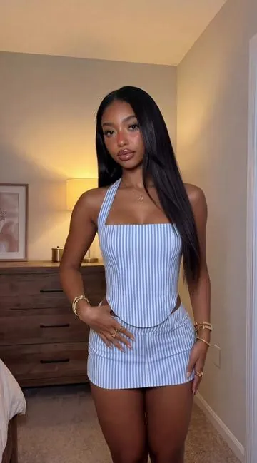 #halter #corset #miniskirt #OOTD #summeroutfit 💗two piece 