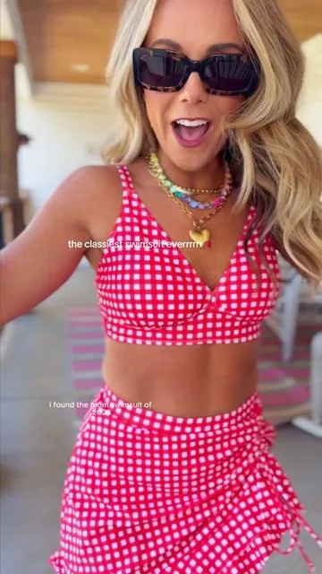 The mom swimsuit of 2026❤️✨🍓🤩