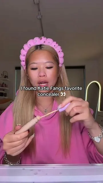 It’s just that good 🤏🏻✨ #makeup #hacks #cocealer #katiefang #tower28beauty 