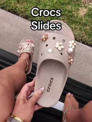 No plans, just comfort and these slides 🌥️🤎 #crocs #crocsslides #crocssandals #summersandals #tiktokshopcreatorpicks @Crocs 