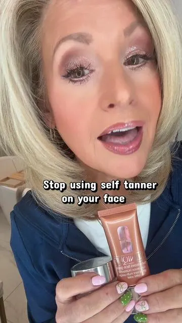 I stopped using self tanner on my face this is what I use instead Clinique Sun-Kissed Glow Duo @Clinique @Clinique Store #Clinique #CliniqueMoistureSurge #Bronzer #sunkissedskin #TikTokShopCreatorPicks 