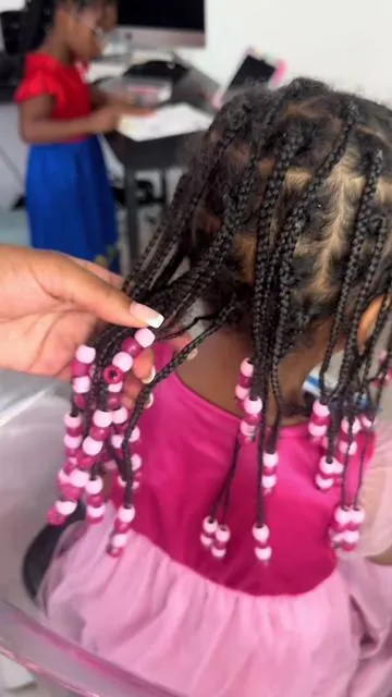 Keeping my babies’ hair moisturized even in protective styles 💕 Because the goal is healthy hair when it comes down… not dryness and breakage. @Bask and Lather Co  #baskandlatherco #hairgrowthtips #haircaretips #protectivestyles #healthyhairjourney  