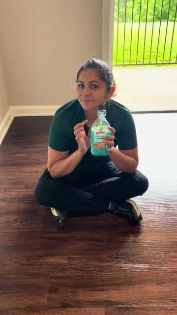 Trapeando con seaways moap soap#floor #floorcleaning #cleaningtips #pisos #pisosdemadera 