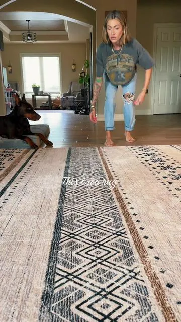 An affordable, quality, area rug 🤌🏼#tiktokshopsuperbrandday #tiktokshopcreatorpicks #spotlightfinds 