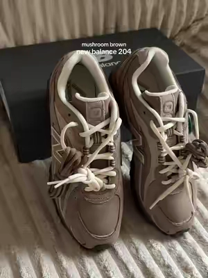 That color combo 🤌 These are legitimately some of the comfiest shoes Everrrrr @StockX #newbalance204 #shoetok #gymshoes #tiktokshoprestock 
