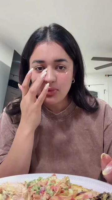 Si ustedes ni para dormir sirven tienen que ver este video 😂😂🙌🙌🙌 #jennyclaros #hondureñosenusa🇭🇳🇺🇸 #parati 