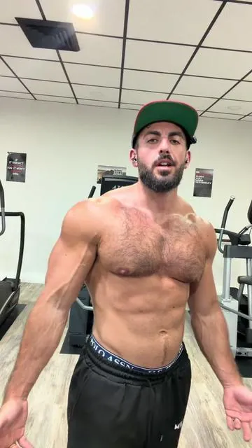 #tiktokshopcreatorpicks #gymtok #muscle #newyearnewme #gymbro 