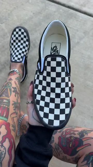 @vans #vans #vanswarpedtour #sliponshoes #altoutfits #tiktokshoprestock 