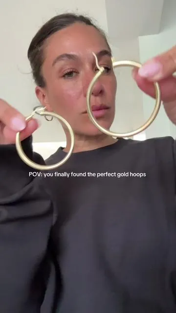 Simple, gold, and go with literally everything—don’t miss these ✨ @LOLIAS JEWELRY #loliasjewelry #goldhoops #earrings #earringstack #earringslovers 