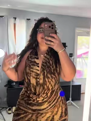 Make it a mini ❤️‍🔥💃🏽 @Fashion Nova #ootdinspo #rhinestone #maxidress 