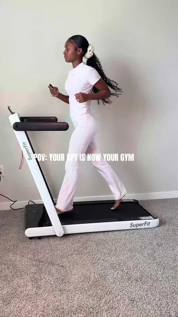I love having a treadmill at home. 💗 #treadmill #treadmillworkout #homeworkout #workoutset #athomeworkout 