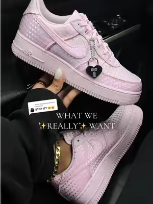 Replying to @ashleyjazmine they are even more stunning in person 😭💕 #nikeairforce1 #airforce1 #sneakerfashion 