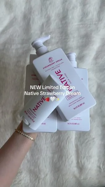 and theyre on sale 🤍 native strawberry dream daily essentials set aluminum free tiktok shop #tiktokshopcreatorpicks #tiktokshopmothersday #tiktokshopmemorialday #tiktokshopstockup #nativegrandopening native best natural deodorant body wash shampoo conditioner strawberry scent sulfate free gift ideas for her maehni @Native 