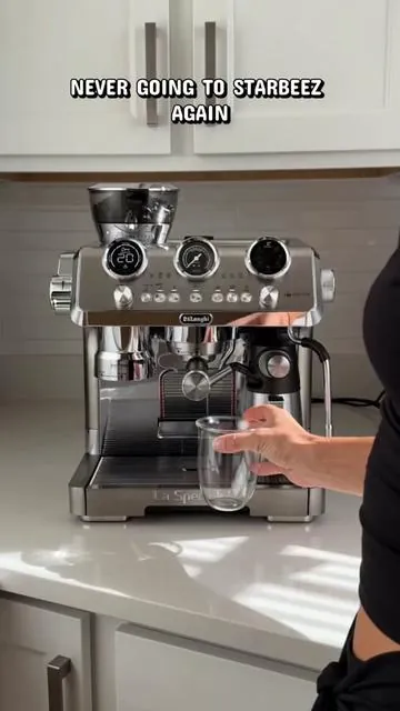 Description へ Discover the ultimate crafting experience with the De'Longhi La Specialista Maestro Espresso Machine. Designed for the hands-on home barista, this sleek machine guides you through the process to create your perfect drink at home. Featuring 15 grind settings, smart tamping technology, and Active Temperature Control, it ensures an even tamp and optimal flavor extraction every time. With eight beverage presets, including Cold Brew, you can enjoy refreshing espresso cool recipes in under five minutes. From De Longhi. • 67.6-oz reservoir size • 1450W total power • Burr grinder with 15 settings • Smart Tamping technology • Active Temperature Control with five temperature settings • Eight beverage presets including Cold Brew • Cold Extraction Technology for cold brew in under five minutes • Measures 18.5" × 14" × 16.5"; cord 6'L • UL listed • Imported