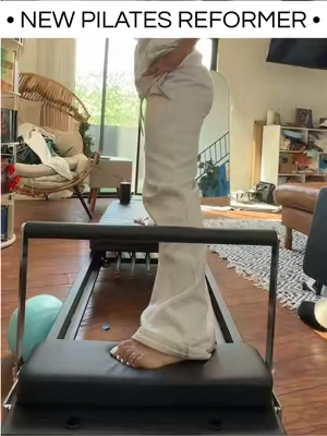 Pilates body loading…(& I’m saving money doing it at home) a win is a win🔥❤️ #pilates #pilatesbody #athomepilates #pilateschallenge #pilatesreformer 