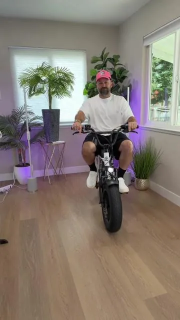 This thing is WAY more powerful than it looks ⚡️ 1500W motor and it MOVES… up to 28mph 👀 Smooth ride, crazy acceleration, and perfect for cruising or commuting You can ride it like a bike or let the throttle do all the work If you’ve been thinking about getting an e-bike… this is the one 🔥 #ebike #electricbike #eskute #tiktokshop  