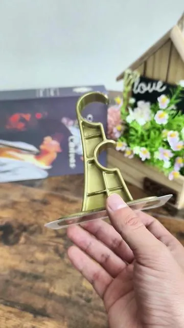 If you want to hang double curtains at home, you can take a look at this kind of no-drill curtain hook, which can hang one layer of gauze curtain and one layer of curtain🌟 #SummerVibes#hook#curtainrodholder#tiktokshop#discount 