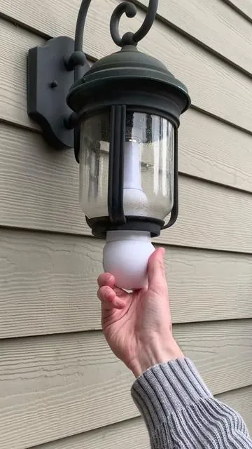 Home security made easy 🏡 #homesecurity #securitycamera #homesecuritycamera #outdoorlight 