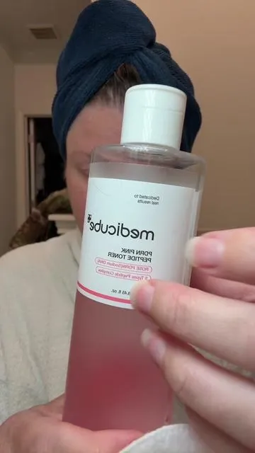 Layering my skincare in the right order = the glow hits DIFFERENT ✨   Toner first to prep, then serums to treat, and sealing it all in with that firming cream + glow stick 💖   Consistency is really the secret… this combo has my skin looking smooth, hydrated, and bright 🙌   #skincarelayering #glowingskin #mothersday #skincareroutine #tts 