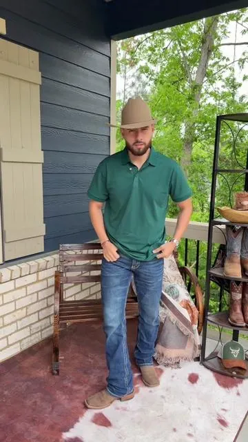 I couldnt believ it either! #ootdwesternfit #myoutfitfortoday #menwesternoutfit #westernfashioninspo #summershirtsformen 