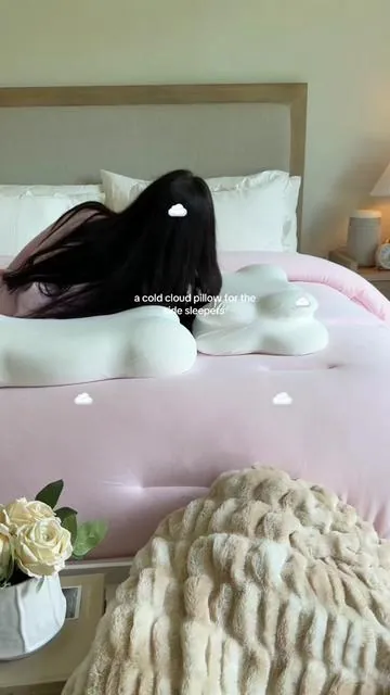 finally got one ☁️ so COMFYY. I love the cooling silky pillowcase that comes with it ❄️😴 #cloudpillow #mellowsleep #mellow #pillow #cloudalignpillow @Mellow Sleep 