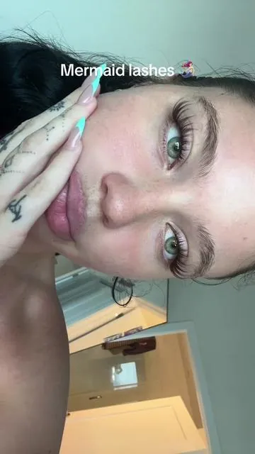 The lashes of my dreams