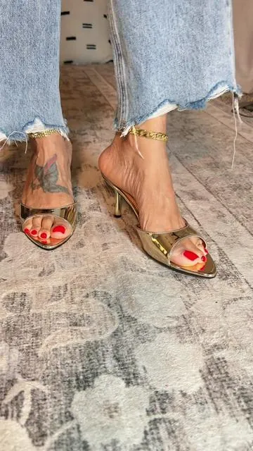 Sexy stiletto vibes without the pain 😍 Step into spring & summer with kitten heels you can actually wear all day! #KittenHeels #ComfyChic #SummerStyle 