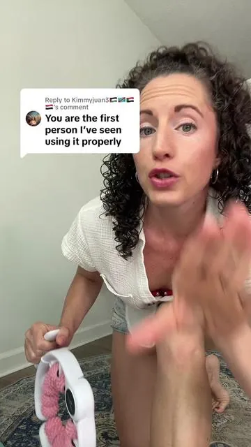 Replying to @Kimmyjuan3🇵🇸🇨🇩🇸🇩🇾🇪 yes there is a right and wrong way to use this thing. I cringe every time I see girls on here using it wrong 🫠 please only roll up towards your heart and go slow with it 🫶🏼 thank youuuuu  #fascia #fasciarelease #cellulite #cellulitereduction #lymphaticdrainage 