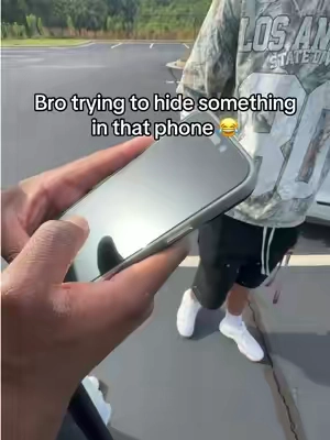 Buddy hiding secrets behind that privacy screen 😂 #tiktokshopcreatorfinds #tiktokshoploveatfirstfind #privacyscreen #mattescreenprotector #matte 