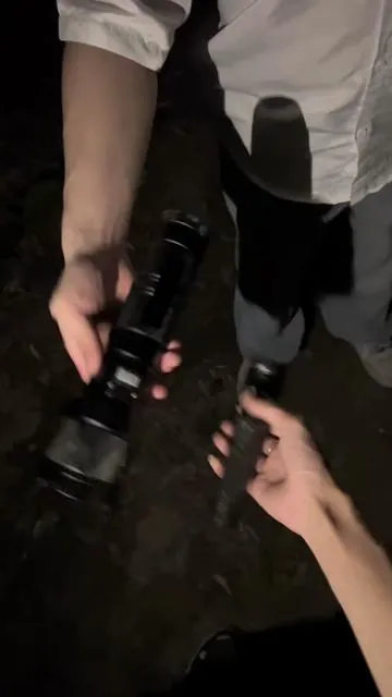 Seriously, the strength of this tactical flashlight is unreal! ⚡🔦😲 #Tiktokshopstockup  #Tiktokshopmothersday #techvibes #fyp #safetylights   