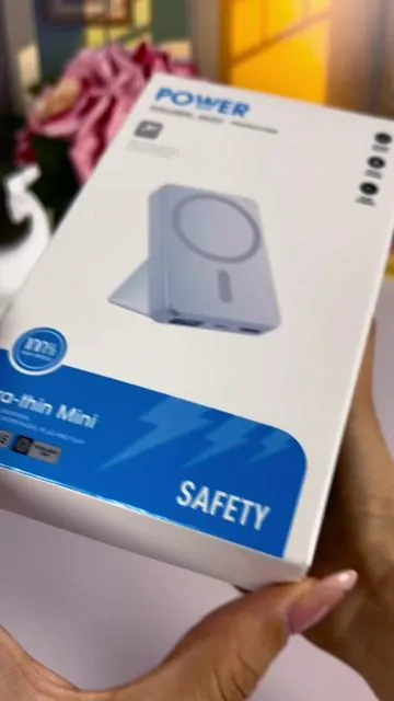 TikTok made this power bank way too cheap!👀🤯🔥 #fyp #wirelesscharging #magneticpowerbank #phonecharger #tiktokshopspringglowup 