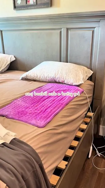 I’m a firm believer that EVERY household needs a heating pad!! #heatingpad #heattherapy #injuries #homefinds #tiktokmademebuyit 
