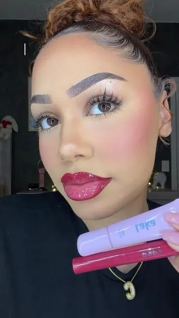 this lip combo?? yeah… she’s staying in rotation 💋✨ @Laka US #laka #lipcombo #makeup